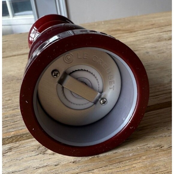 Le Creuset Acrylic Classic Manual Pepper Mill 8 in Rhone NEW - Picture 6 of 6